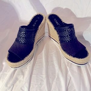 Toms sz5 Espadrille black Leather and Canvas